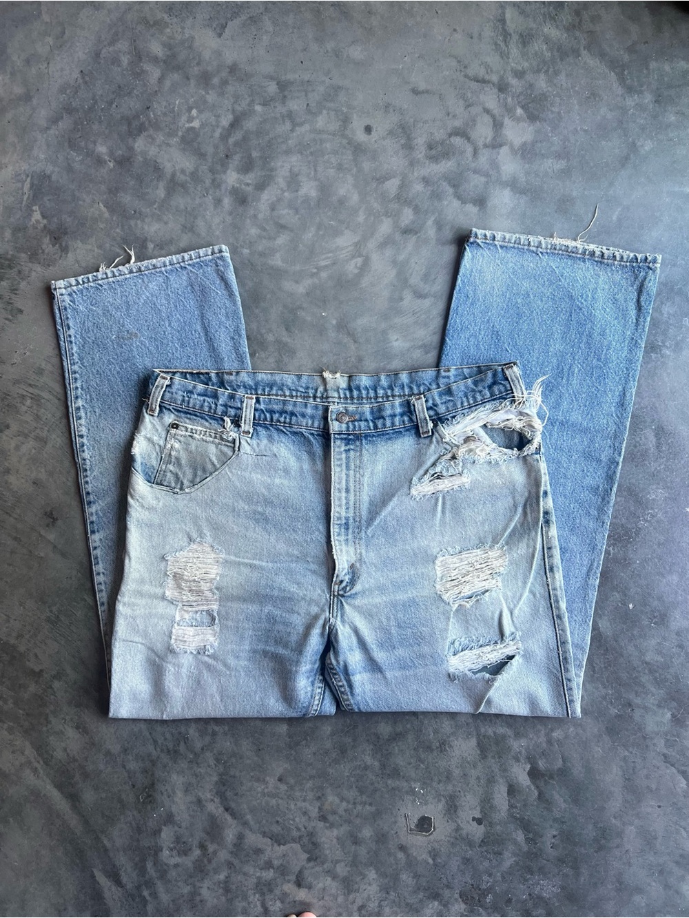 Vintage 70’s 80’s Thrashed Levi’s 38x30 Leather back patch and tab
